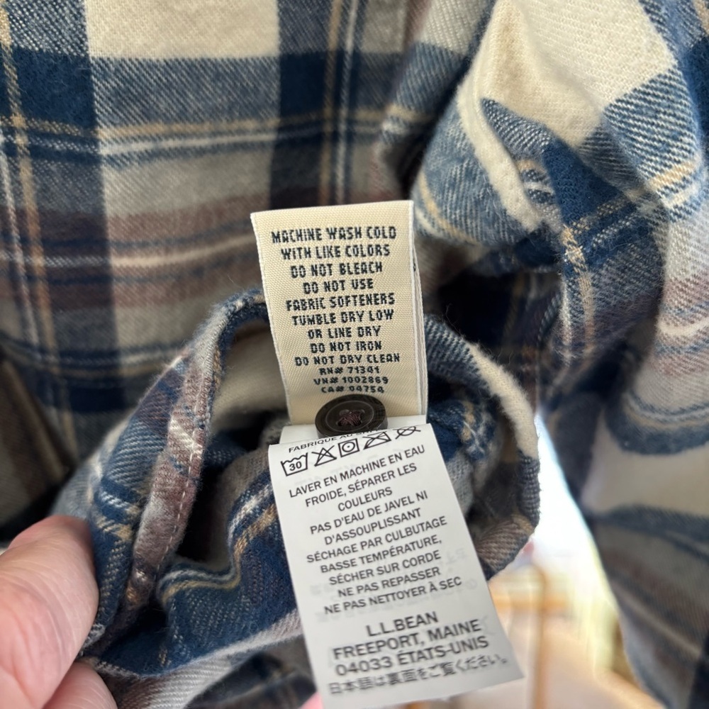 L.L. Bean Navy/Cream Plaid Button Down Flannel Women’s M Petite 100% Cotton - Picture 9 of 10